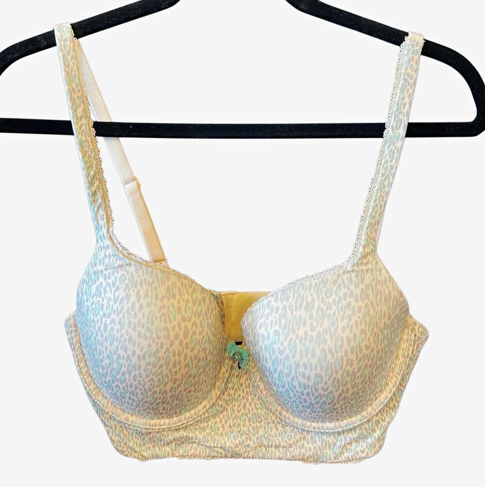 Victoria's Secret Body By Victoria Leopard Print Light Padded Underwire Bra 32DD